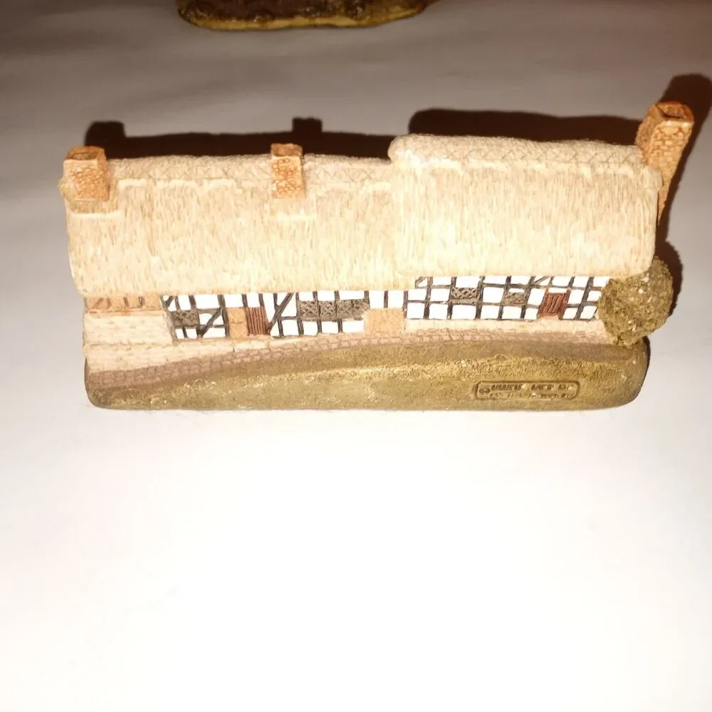Lilliput Lane Anne Hathaway Cottage L2283 Handmade England Mini House Figurine